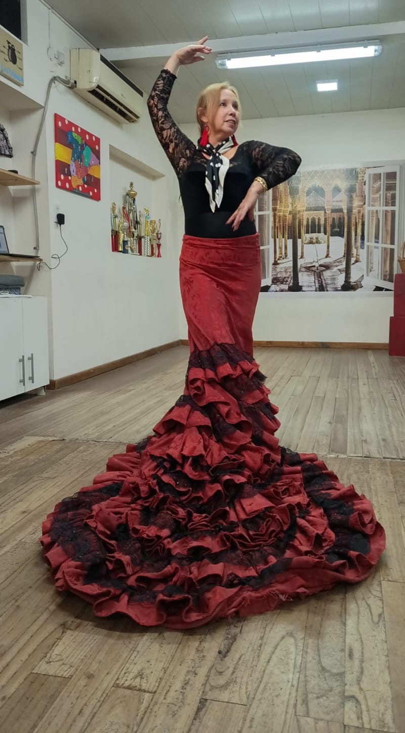 Andrea Tamer se prepara para Noche Negro Absoluto